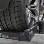 Cascos C4S-XL med EVA-adapter for elbiler – løfter bil fra hjulene for full tilgang til understell